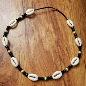 Black and White Shell Beaded Necklace
